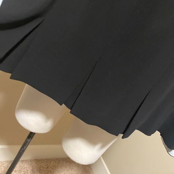 Kasper Skirt Suit - Picture 6 of 11